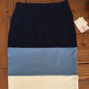 Small bnwt LuLaRoe Cassie pencil skirt